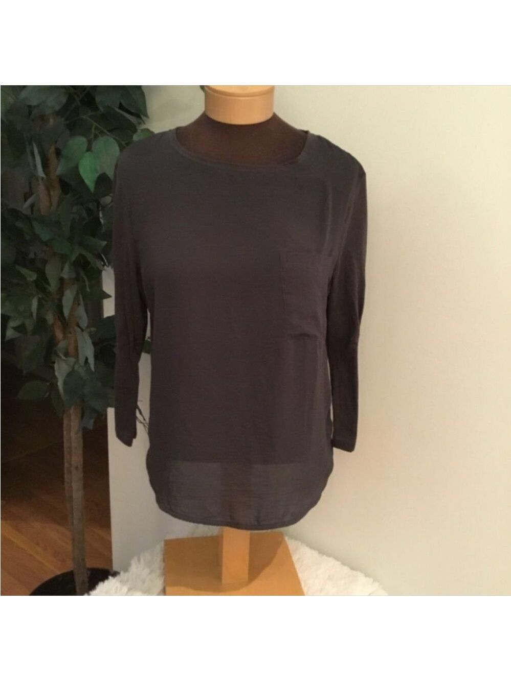 H&m three quarter sleeve Womans top M crewneck front breast pocket dark …